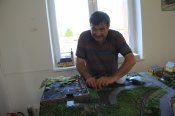 Smích už ho přešel, protože začal pracovat