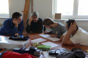 Libor Schmidt se přijel podívat na to naše dílo, jeho šikovné ruce celý tenhle projekt oživí a vdechne mu život.